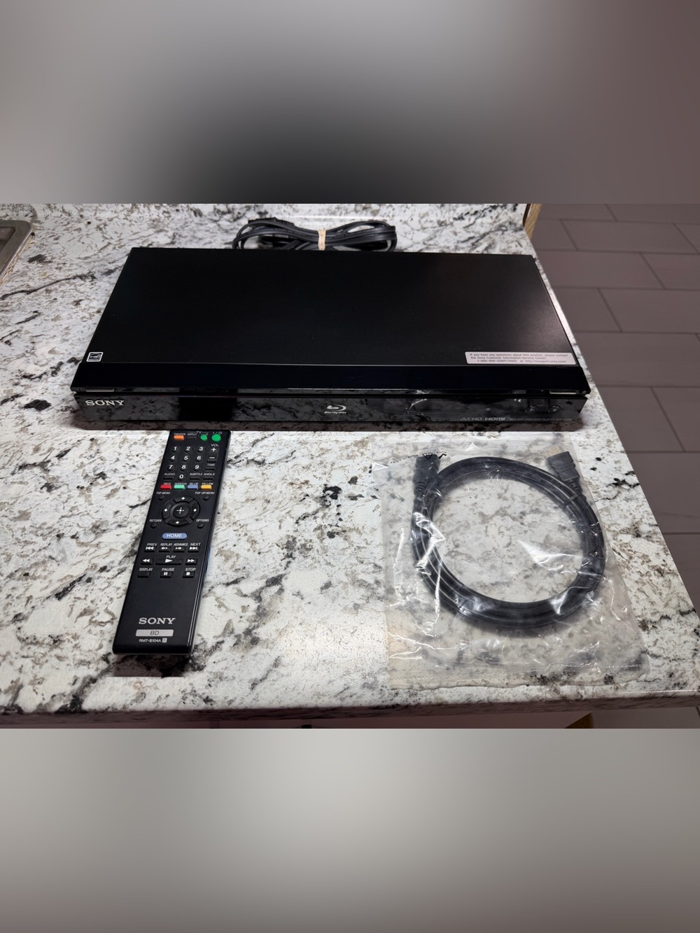 Sony BDP-S360 Full HD 1080p Blu-ray Disc Player with remote